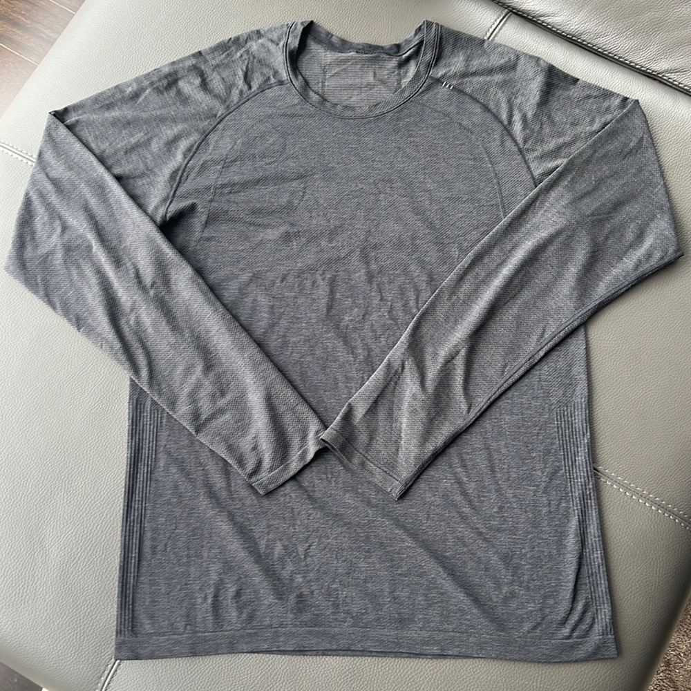 Lululemon men’s metal vent tech long sleeve XL dark grey